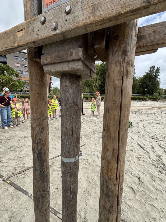 Persfoto 3 Eerste paal Montessorischool Maassluis