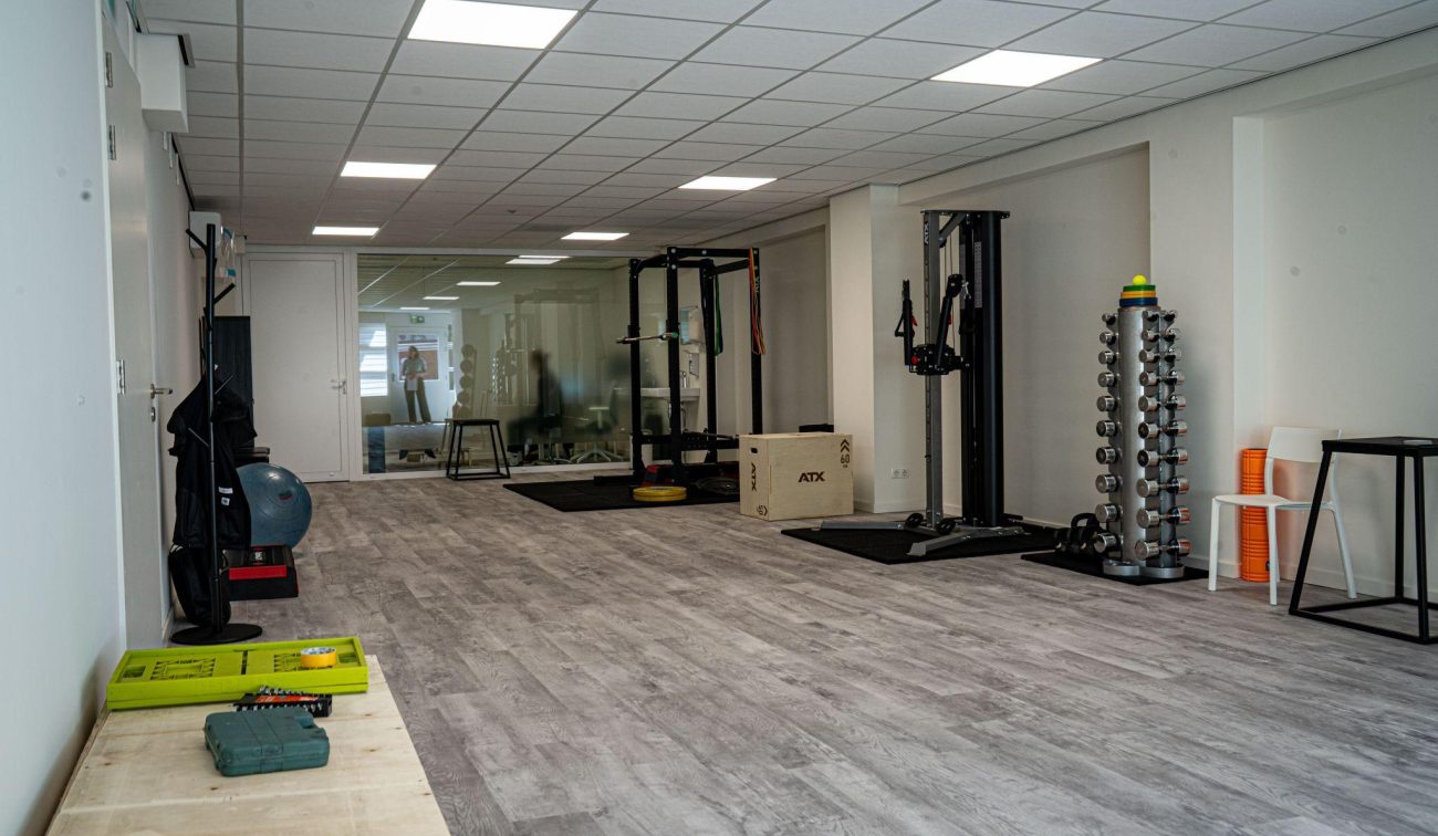 Een afbeelding van een fitnessruimte van het zorgcentrum in Roserije